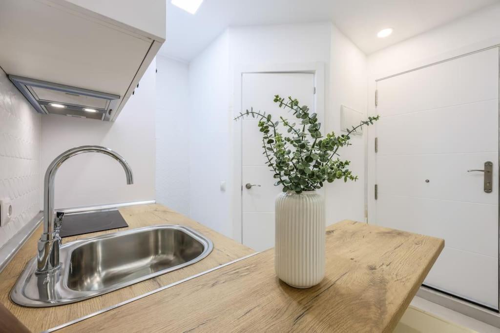 Luxe Apartment In Tetuan Madrid Exterior photo