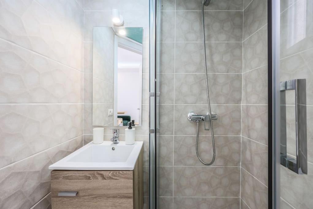 Luxe Apartment In Tetuan Madrid Exterior photo